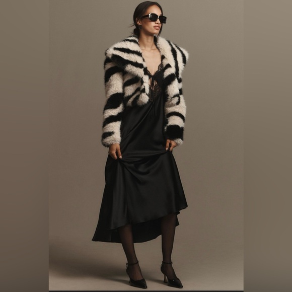 Avec Les Filles Faux Fur zebra cropped Coat - Picture 2 of 15